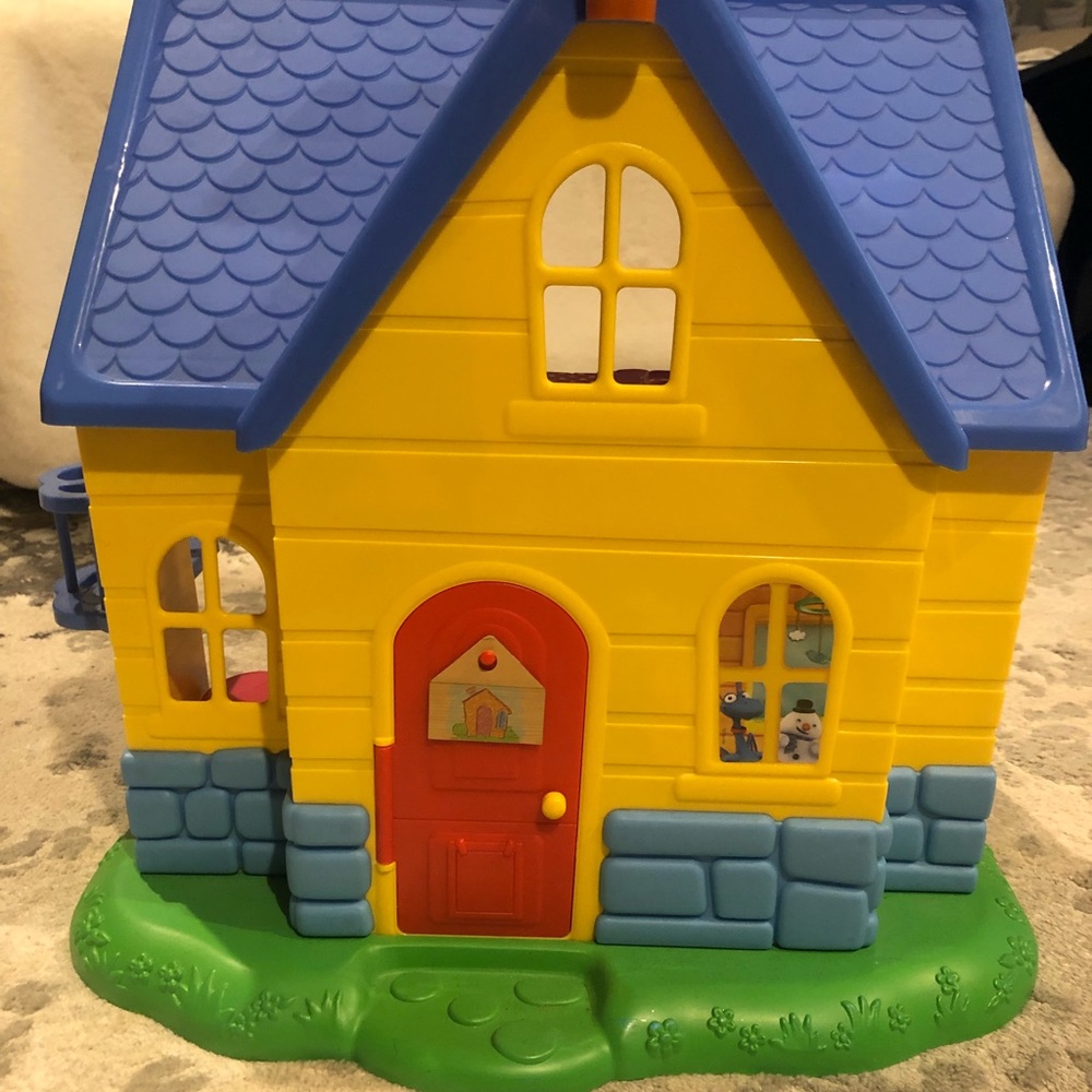 Doc mcstuffins pet clinic playset